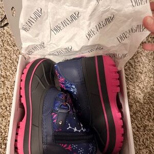 Dream Pairs Kids Snow Boots - Navy and Pink